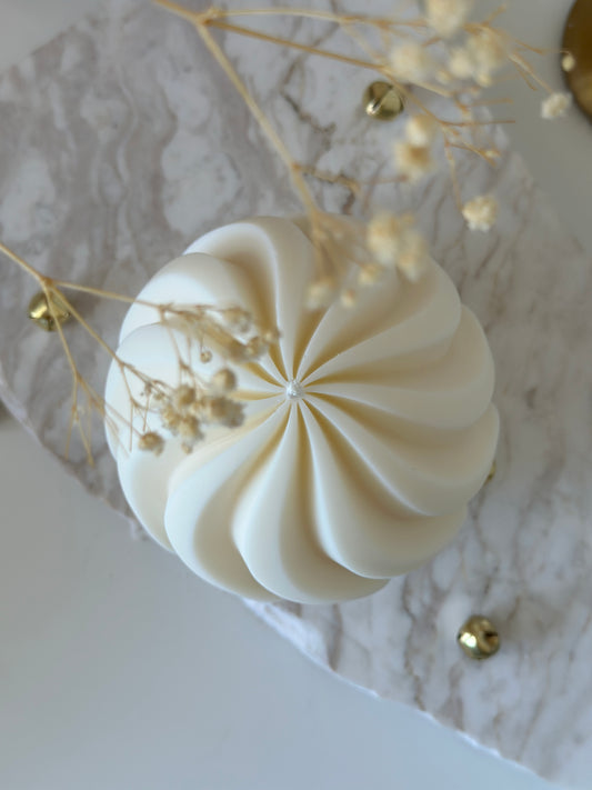 soy wax sculptural candle 